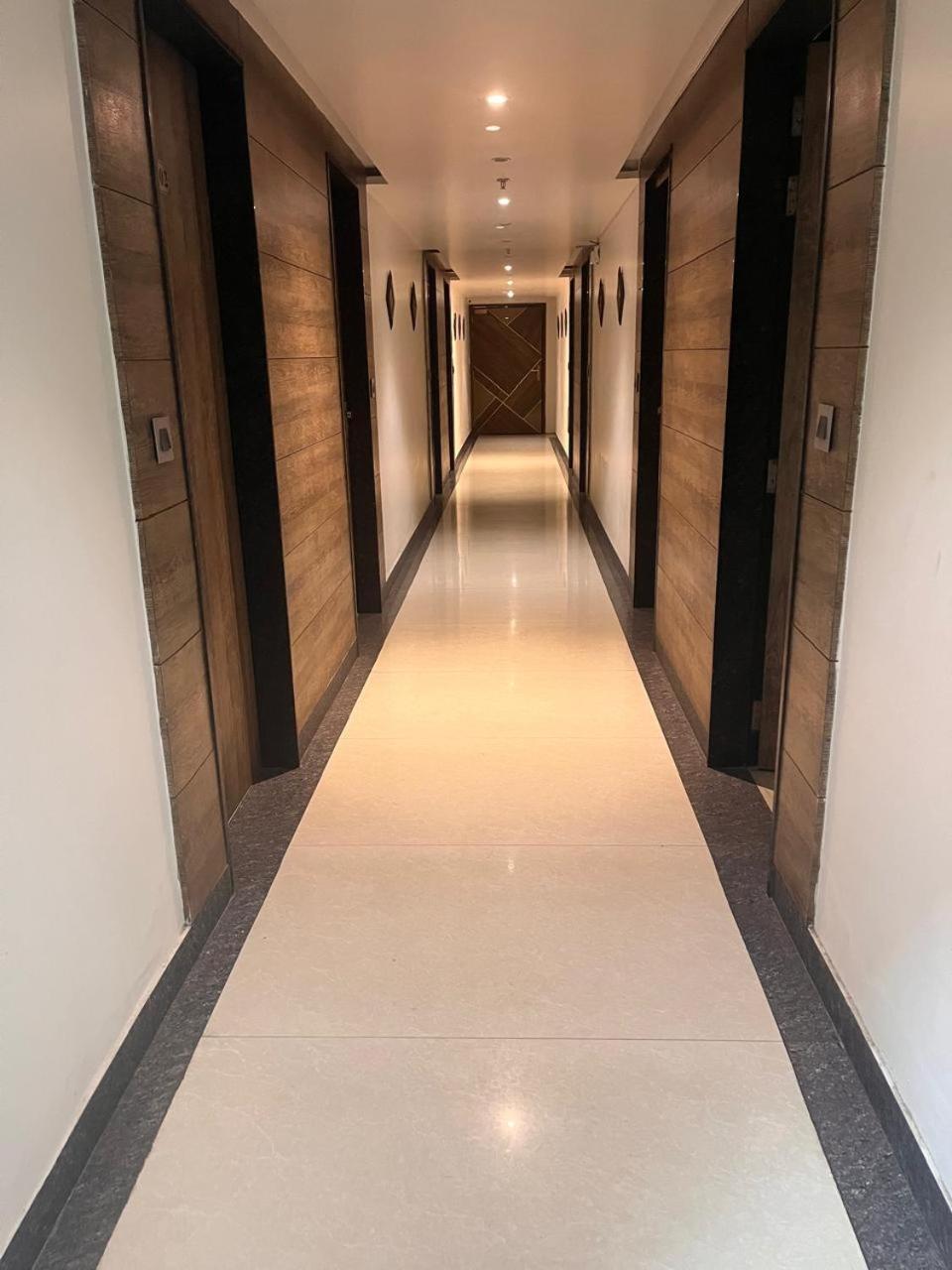 Hotel Parklane Agra (Uttar Pradesh) Exteriör bild