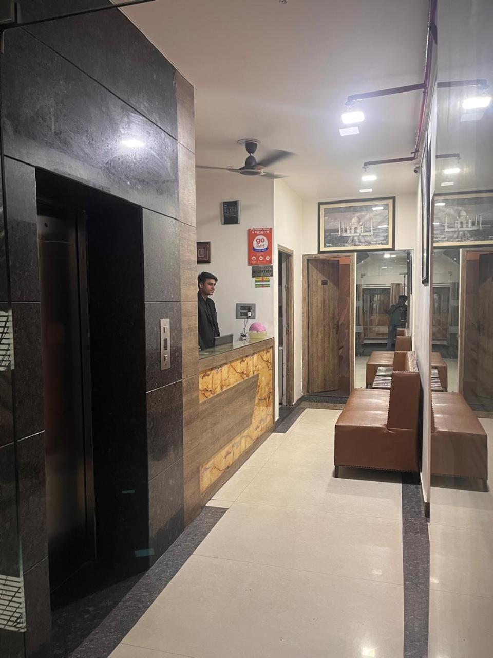 Hotel Parklane Agra (Uttar Pradesh) Exteriör bild