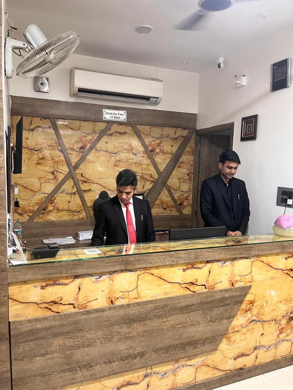 Hotel Parklane Agra (Uttar Pradesh) Exteriör bild