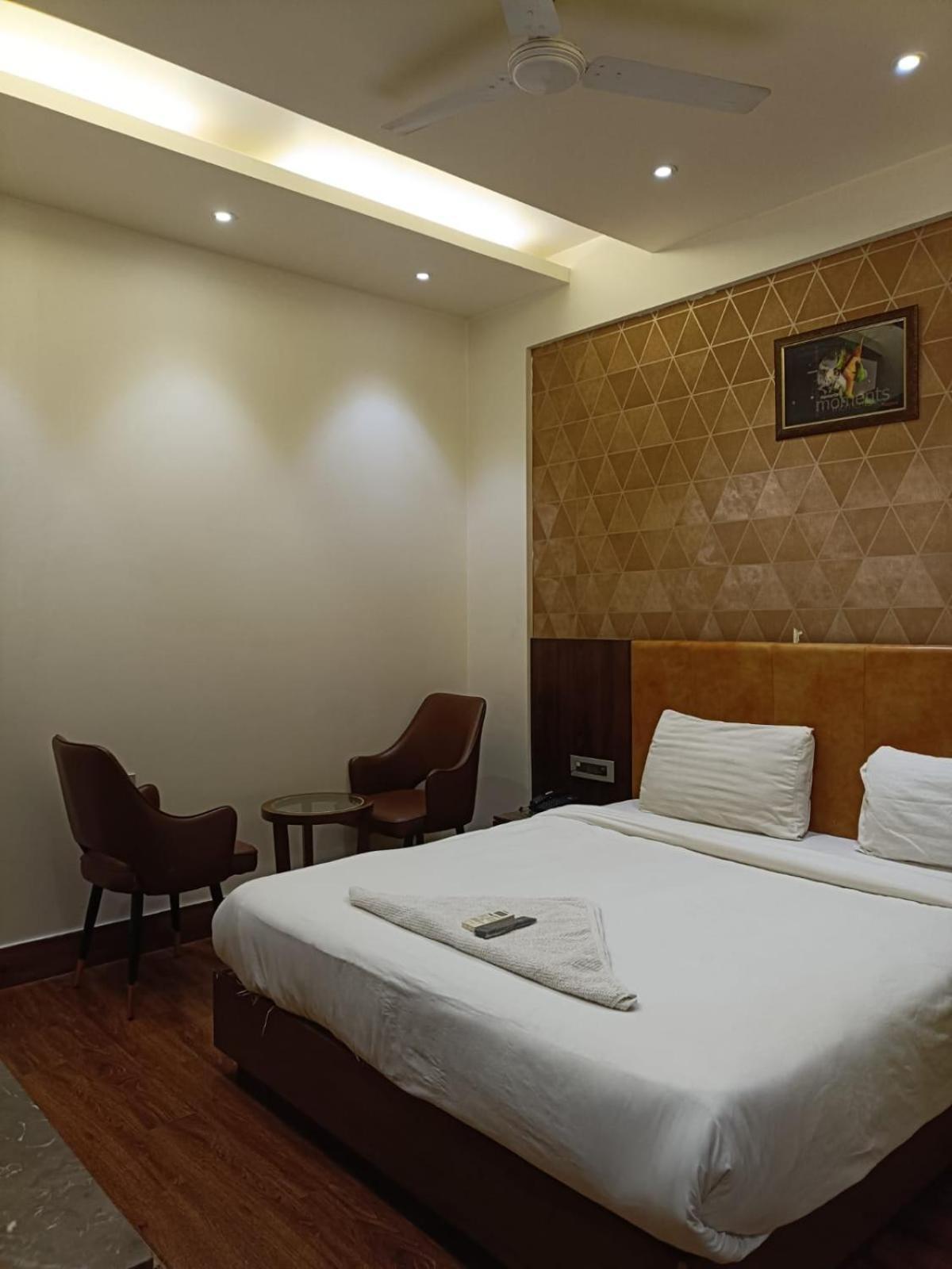 Hotel Parklane Agra (Uttar Pradesh) Exteriör bild